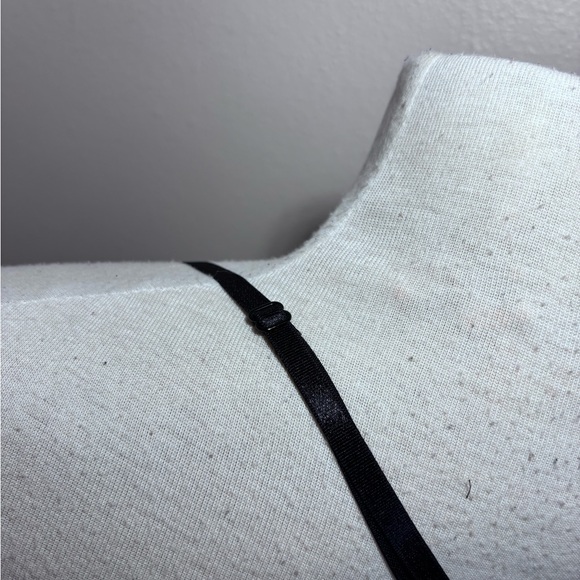 SWS Essentials Lace Bra - Picture 4 of 9